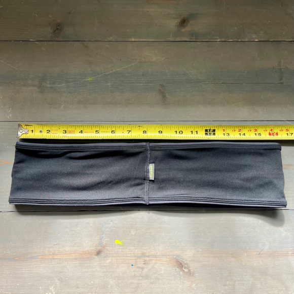 Flipbelt with zipper pocket - Picture 4 of 4